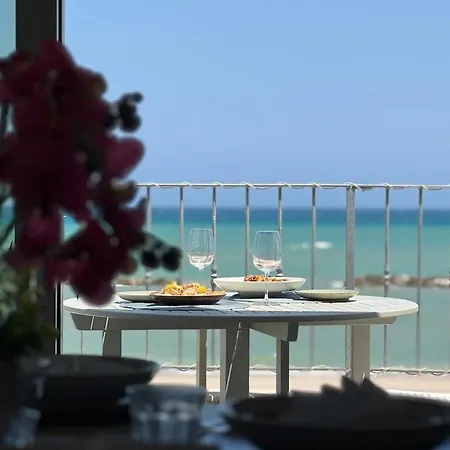 شقة Terrazzino Frontemare Wi-fi Free Parking *